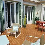 Exclusive Top Floor - Love Suite